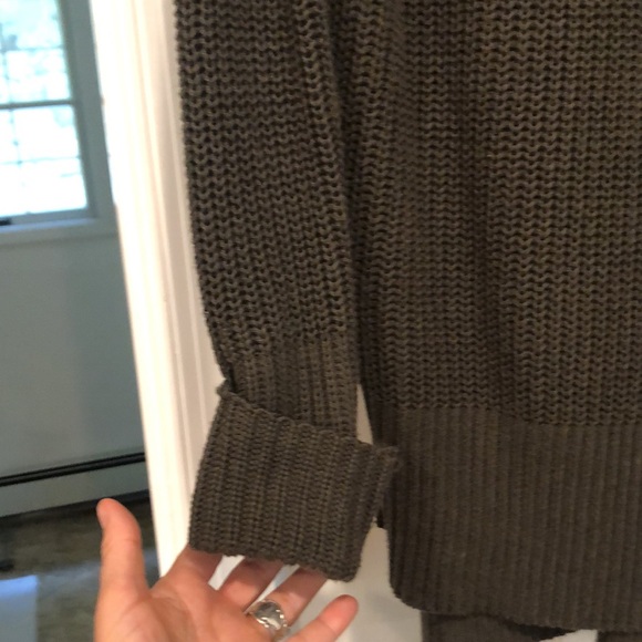 Olive sweater dress - Picture 3 of 3